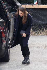 Jessica Alba - Going Christmas tree shopping in Beverly Hills
