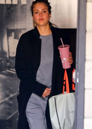Jessica Alba - Heading to the gym in Los Angeles