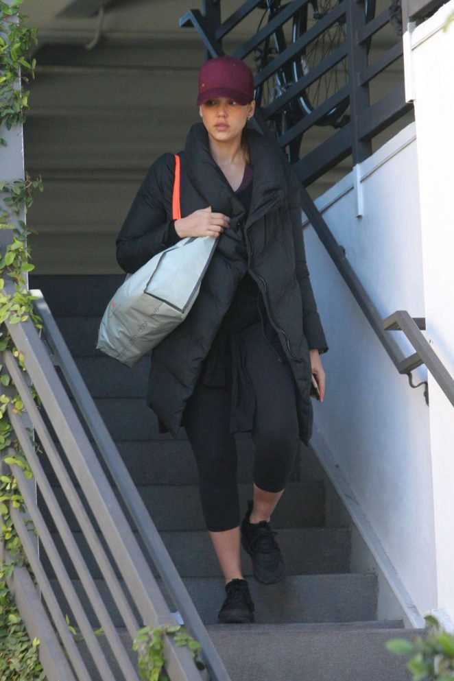 Jessica Alba - Heading to the gym in West Hollywood
