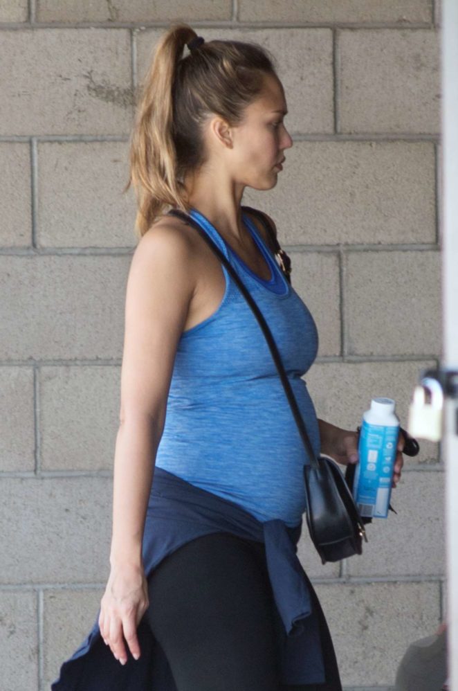 Jessica Alba - Hits the gym in LA