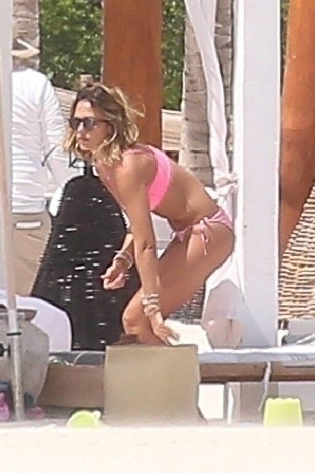 Jessica Alba - In a pink bikini on her vacation in Cancun