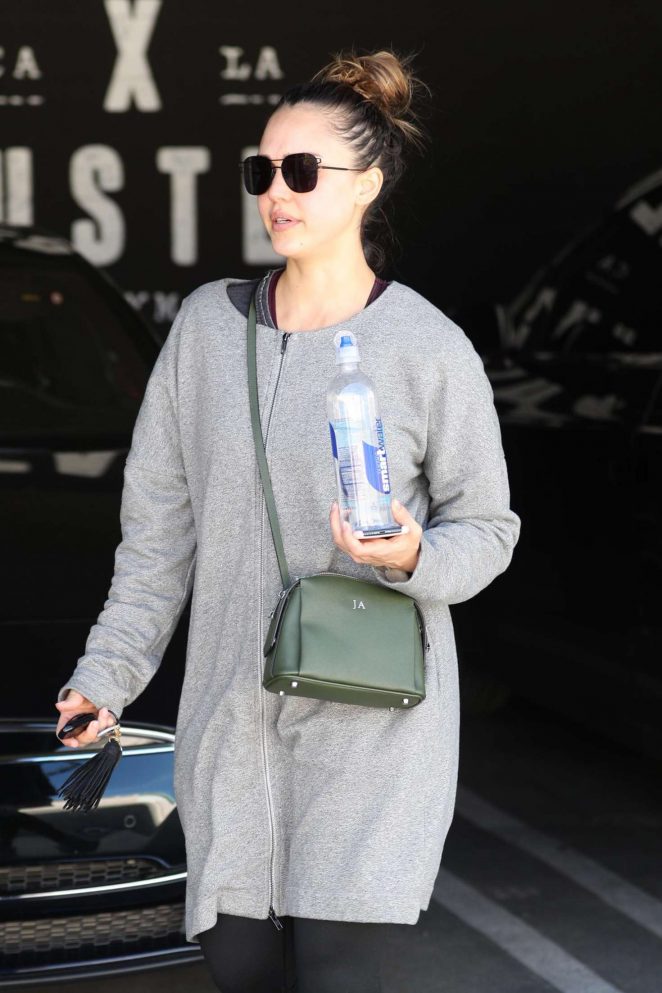 Jessica Alba - Leaving the gym in LA