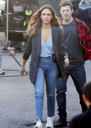 Jessica Alba - On the set of 'L.A.'s Finest' in Los Angeles