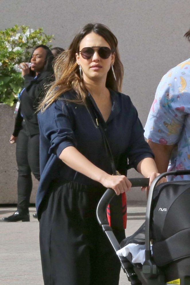 Jessica Alba - Out and about in Los Angeles