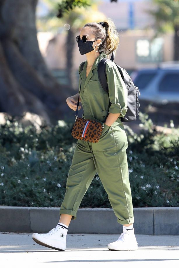 Jessica Alba - Out for a stroll in Beverly Hills
