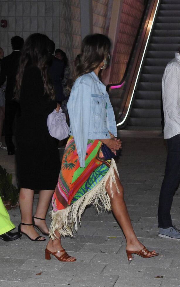 Jessica Alba - Out for dinner at ZZ's Club restaurant in Miami