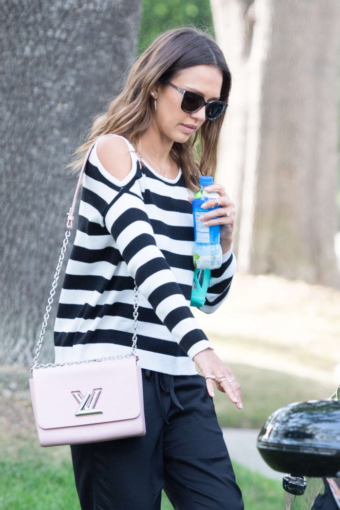 Jessica Alba out in Beverly Hills
