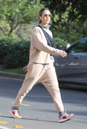 Jessica Alba - out in Los Angeles