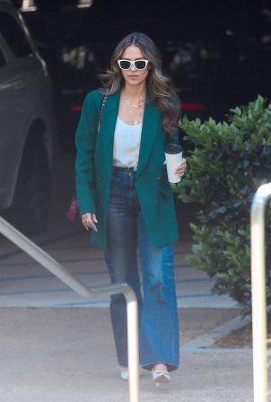 Jessica Alba - Out in style while route to a Los Angeles meeting