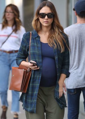 Jessica Alba - Out Shopping in Beverly Hills