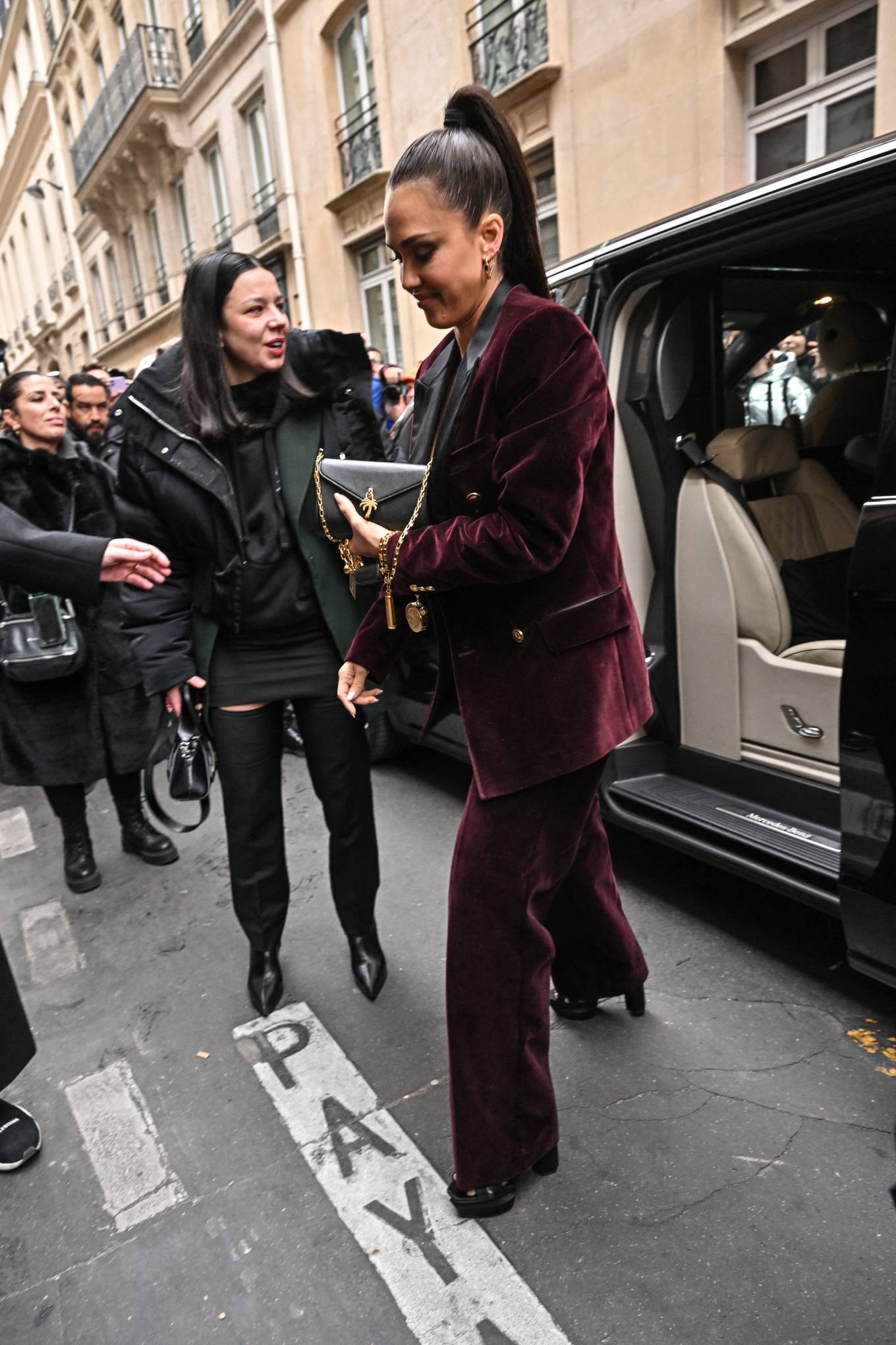 Jessica Alba - Seen at Palm Angels show during Fashion Week in Paris