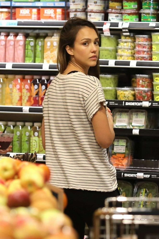 Jessica Alba - Shopping at Whole Foods in Beverly Hills
