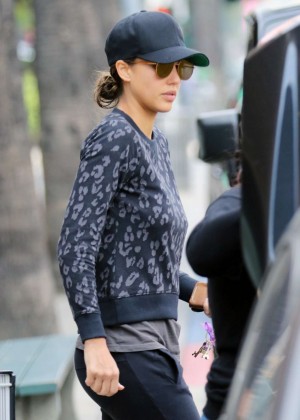 Jessica Alba - Shopping at Whole Foods in Los Angeles