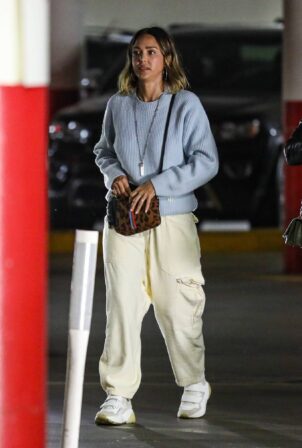 Jessica Alba - Shopping candids at Target in West Hollywood
