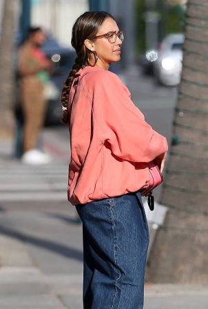 Jessica Alba - Shopping candids in Beverly Hills