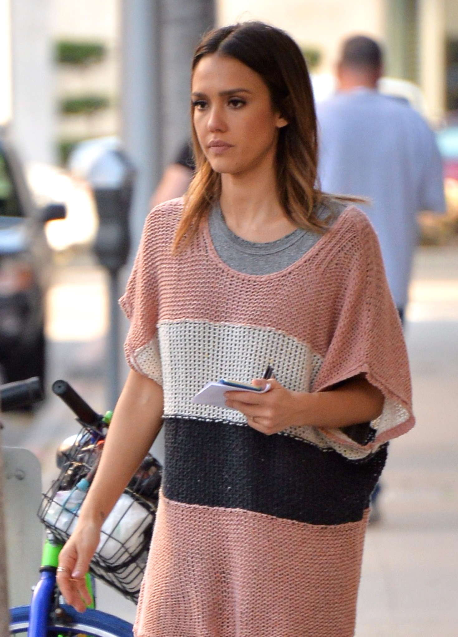 Jessica Alba - Shopping in Los Angeles