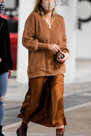 Jessica Alba - Spotted at Nordstrom in Century City