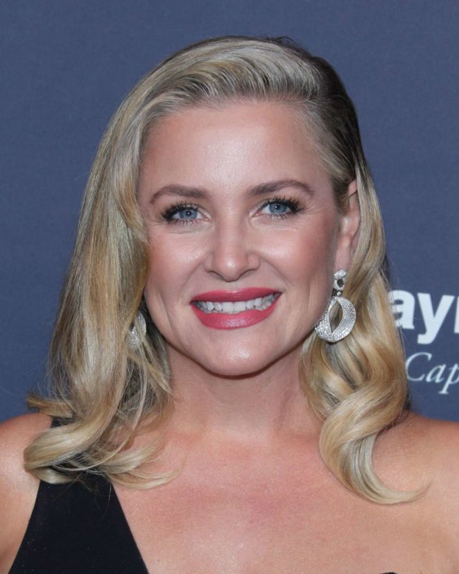 Jessica Capshaw - Baby2Baby Gala 2017 in Culver City