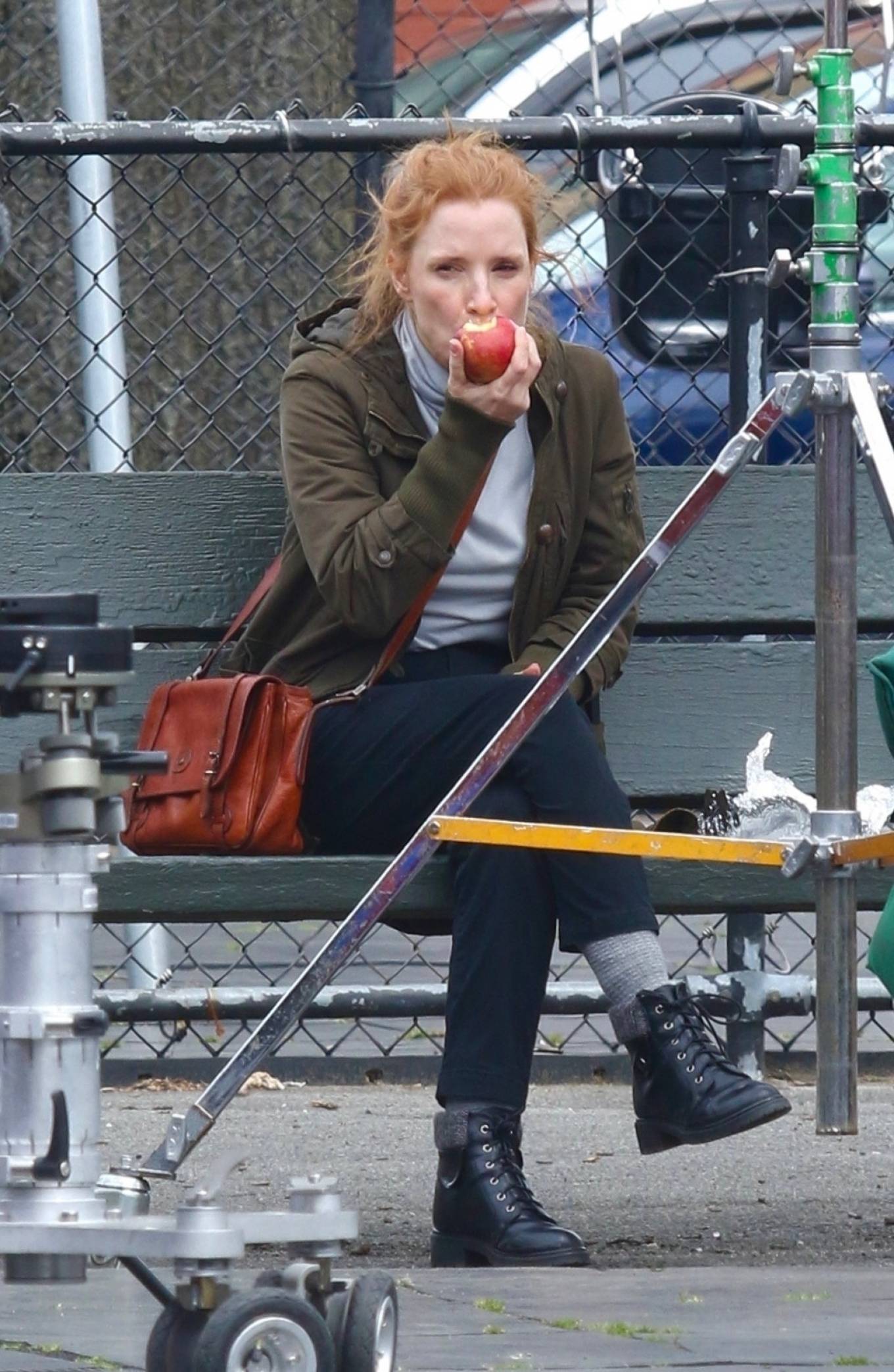 Jessica Chastain - Filming at a park bench in Queens