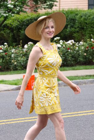 Jessica Chastain - Filming 'Mother's Instinct' in New Jersey