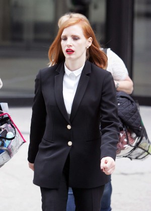 Jessica Chastain - Leaving the set of 'Miss Sloane' in Toronto