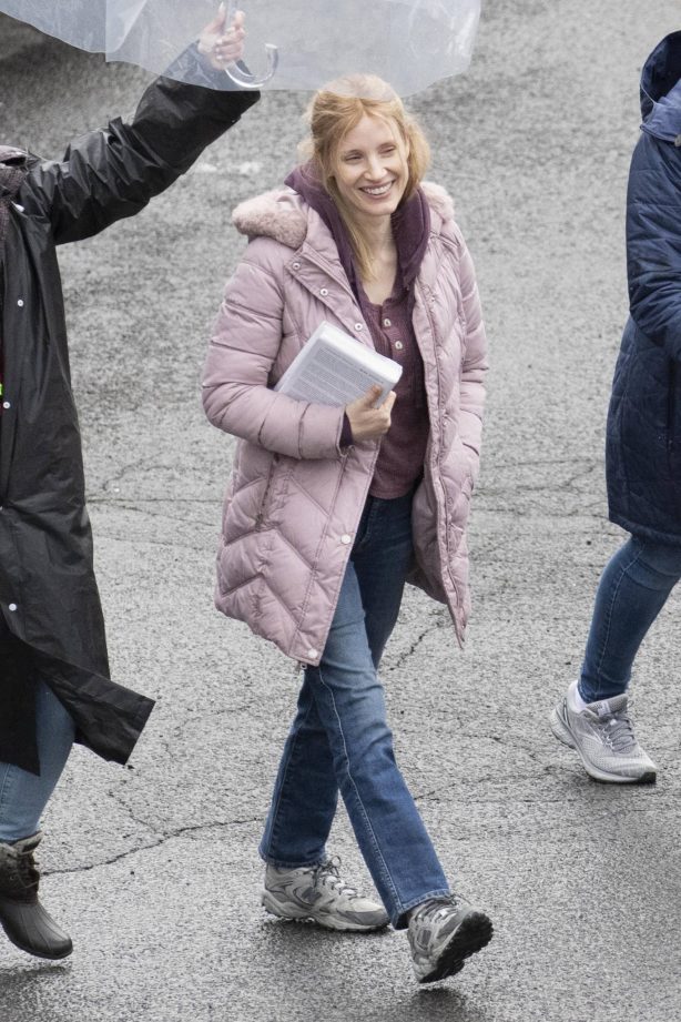 Jessica Chastain - On rain the set of 'The Good Nurse' in New York