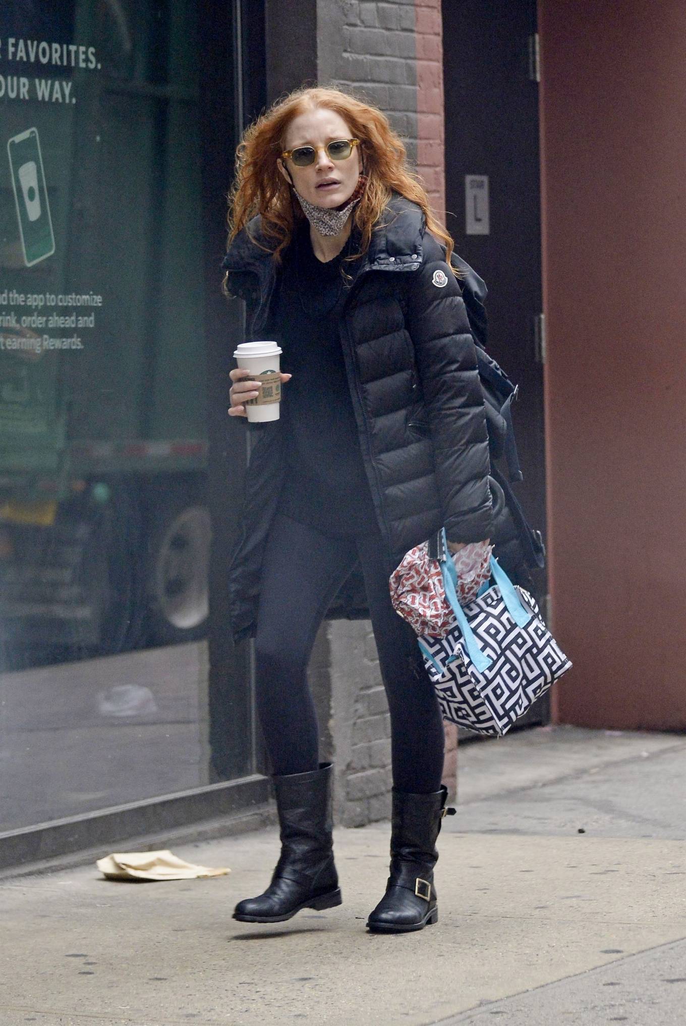 Jessica Chastain 2023 : Jessica Chastain – Seen while out on a coffee run in Midtown in New York-06