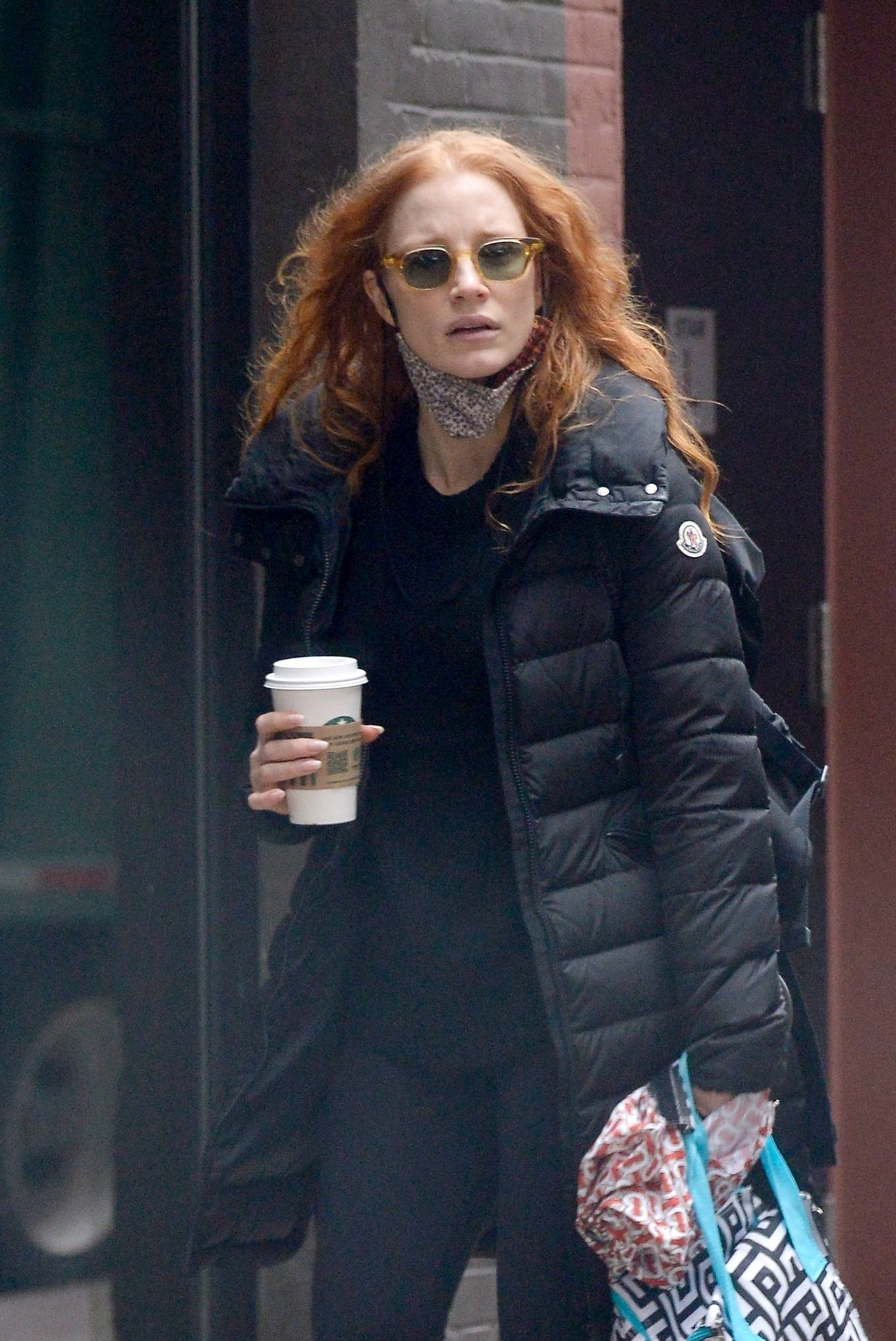 Jessica Chastain 2023 : Jessica Chastain – Seen while out on a coffee run in Midtown in New York-08