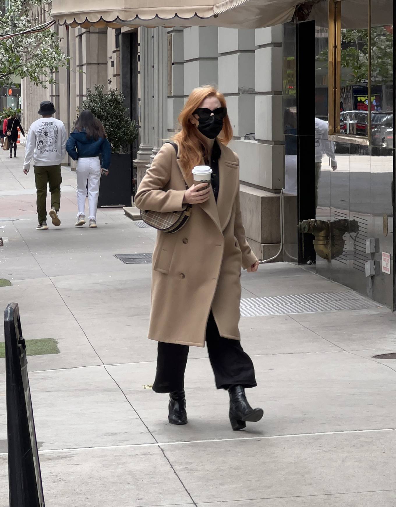 Jessica Chastain 2022 : Jessica Chastain – Shopping candids in New York-02