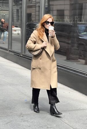 Jessica Chastain - Shopping candids in New York
