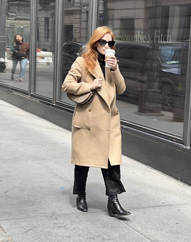 Jessica Chastain - Shopping candids in New York