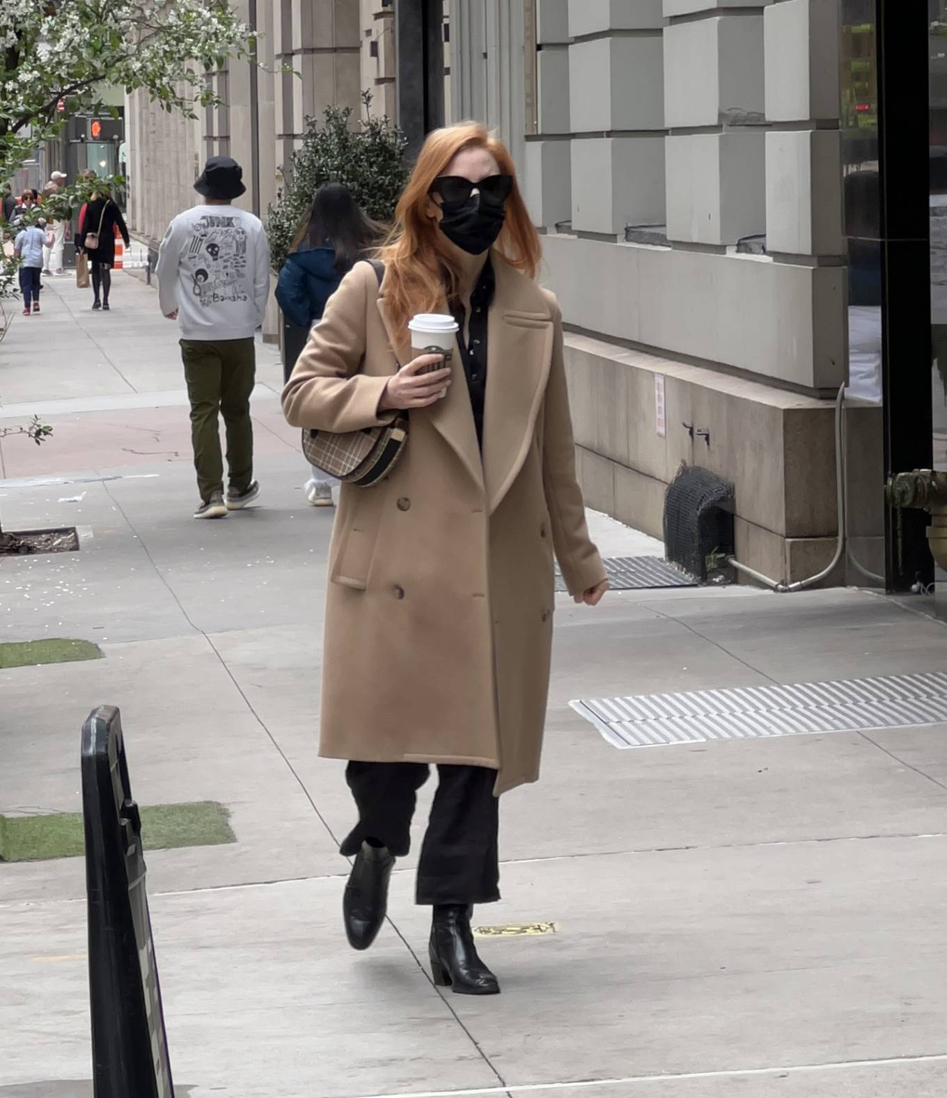 Jessica Chastain 2022 : Jessica Chastain – Shopping candids in New York-15