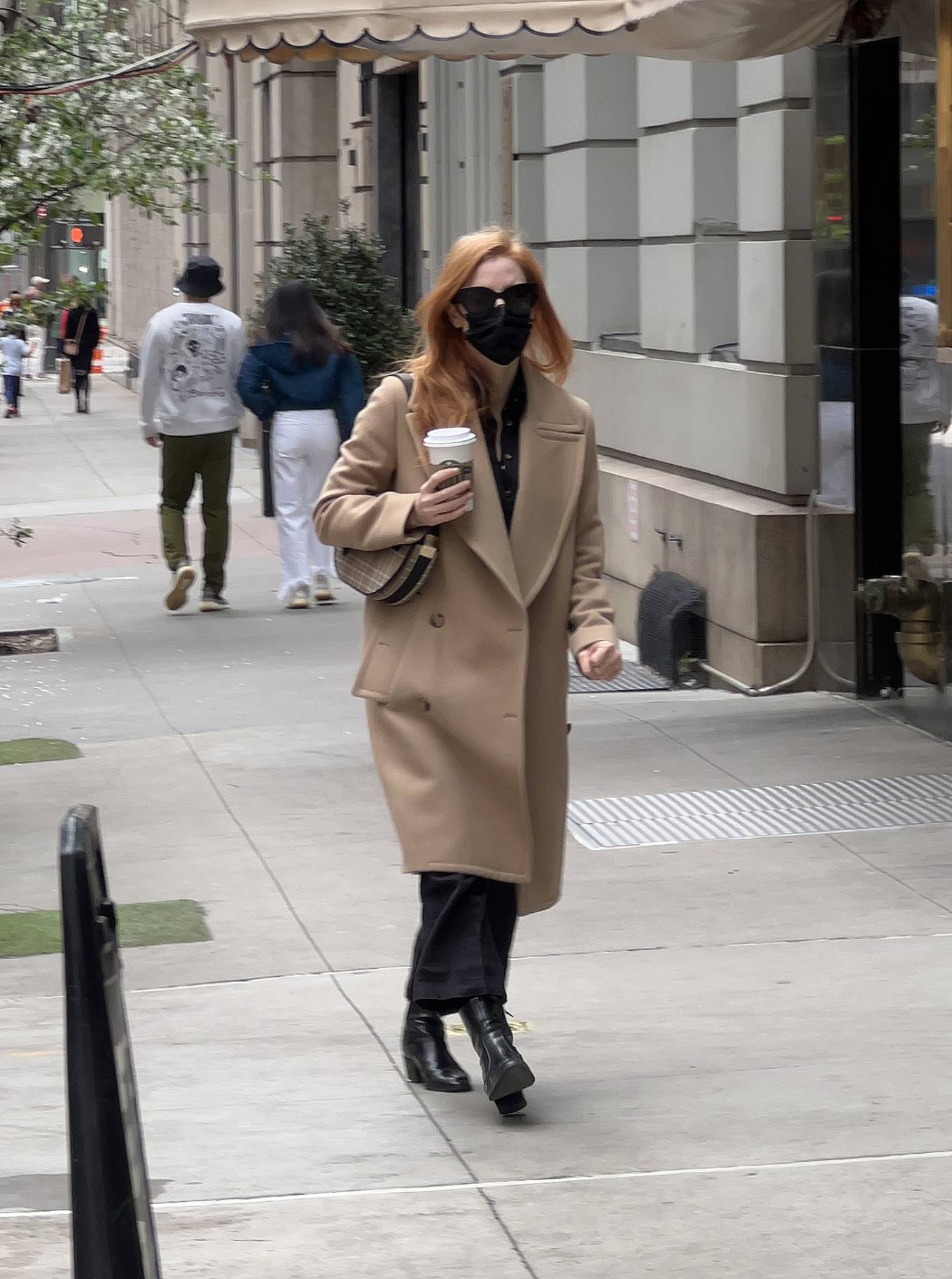 Jessica Chastain 2022 : Jessica Chastain – Shopping candids in New York-22