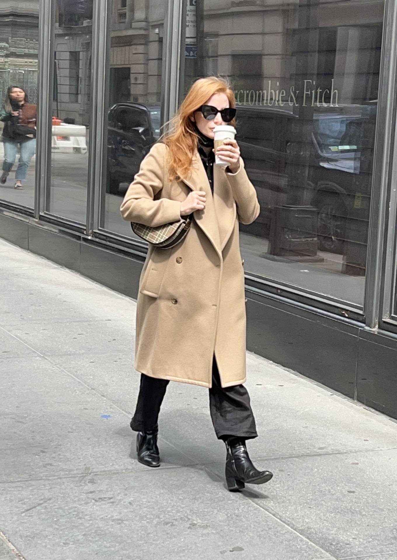 Jessica Chastain 2022 : Jessica Chastain – Shopping candids in New York-30