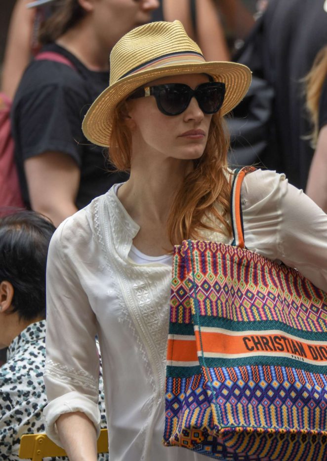 Jessica Chastain - Shopping in Sydney