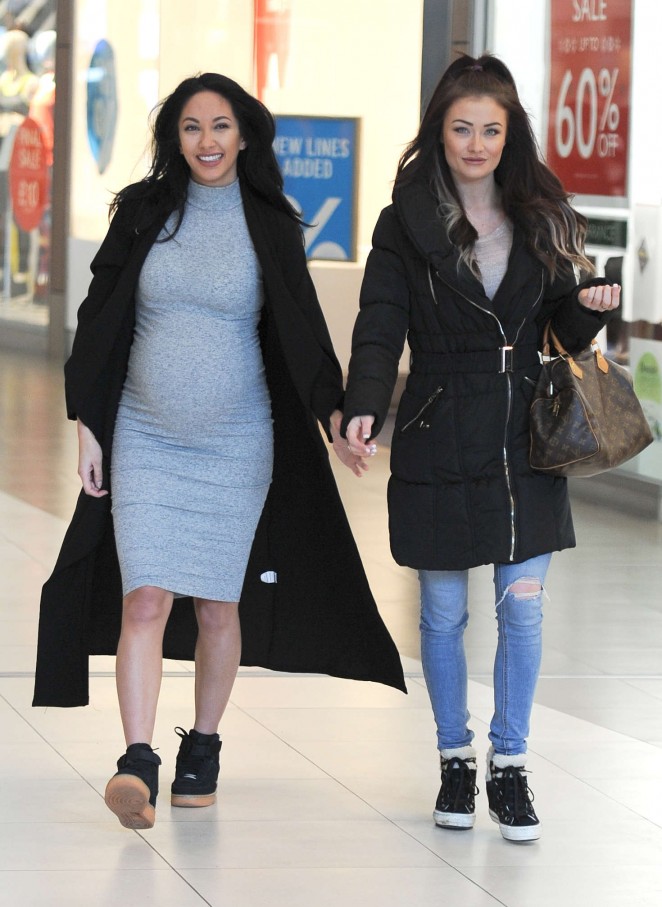 Jessica Impiazzi and Talitha Minnis - Shopping for baby clothes in Esher
