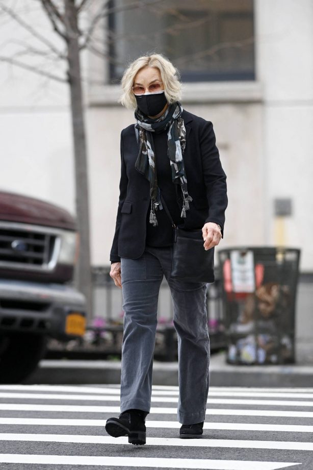 Jessica Lange - Shopping candids on Madison Avenue in New York