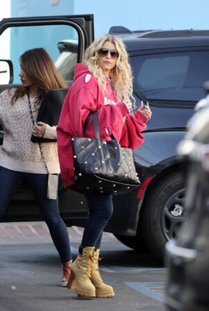 Jessica Simpson - In eclectic comfy-chic outfit out in Los Angeles