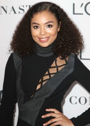 Jessica Sula - 2017 American Music Awards in Los Angeles