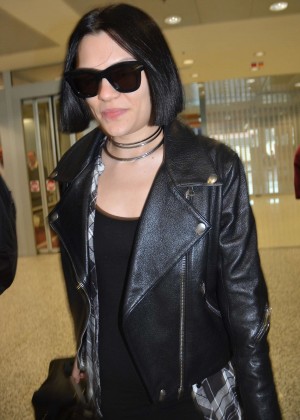 Jessie J - Arriving in Sydney