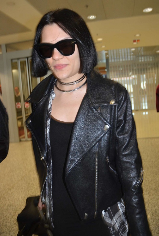 Jessie J - Arriving in Sydney