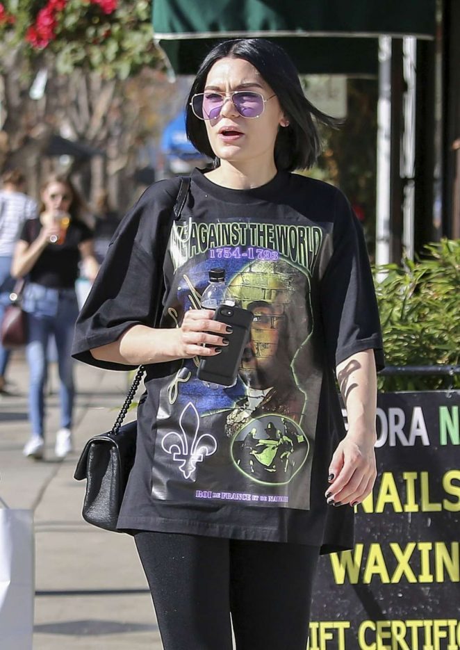Jessie J - Ouy and about in Los Angeles