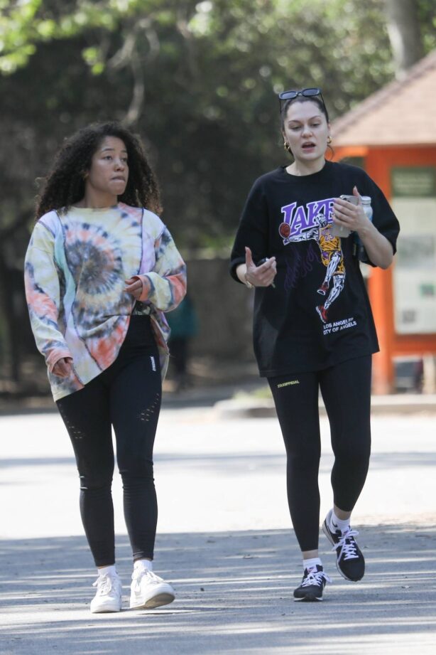 Jessie J - Wears a Warren Lotus Laker's t-shirt on a hike in Hollywood