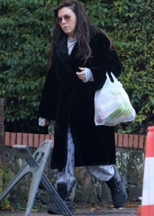 Jessie Wallace Out Shopping in London