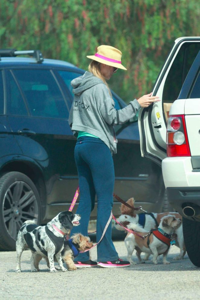Joanna Krupa - Seen at the dog park in Los Angeles
