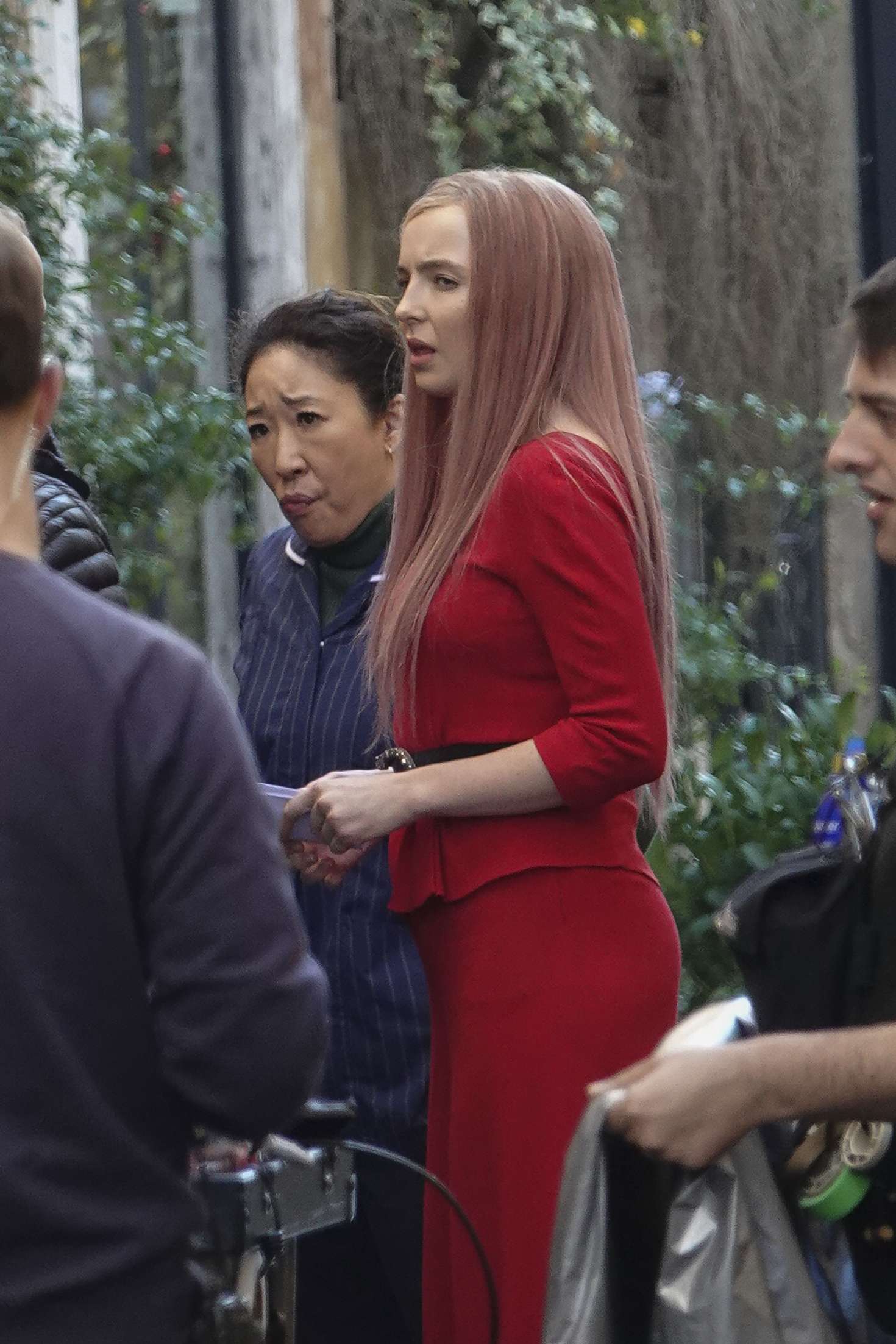 Jodie Comer 2018 : Jodie Comer and Sandra Oh: On the set of Killing Eve -07