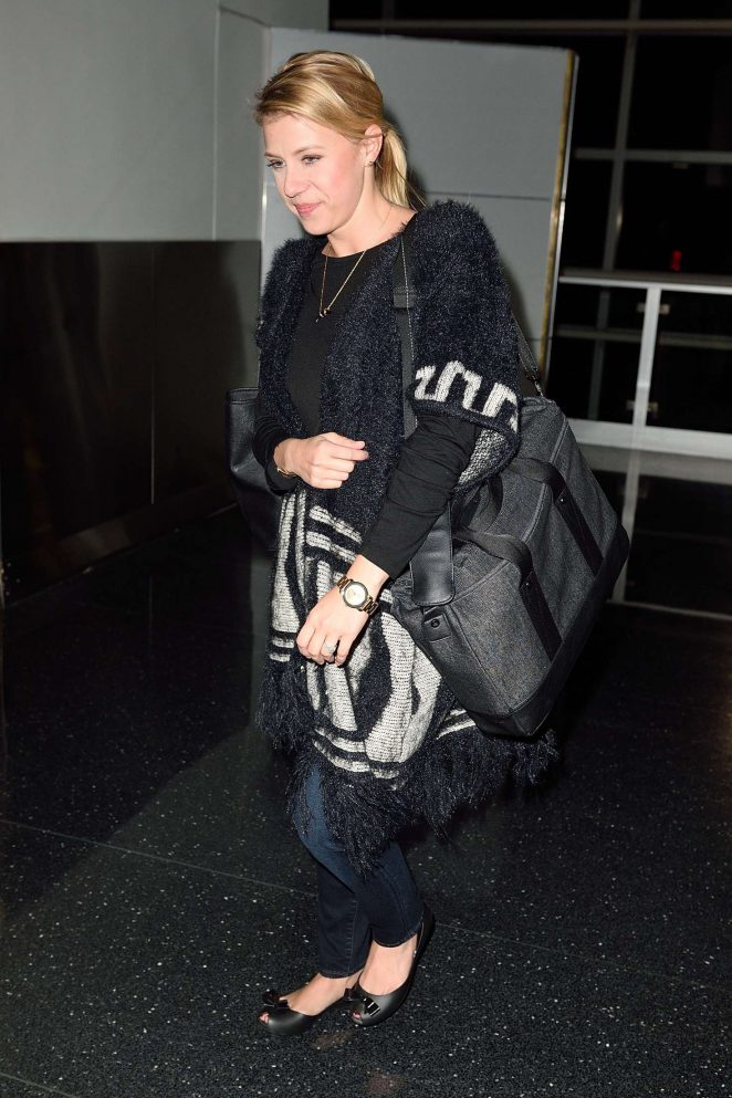 Jodie Sweetin - Arrives at JFK airport in NYC