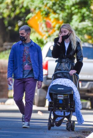 Joe Jonas and Sophie Turner - Stroll with their daughter in Los Angeles