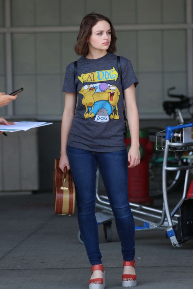 Joey King in Jeans Arriving at Montreal Airport