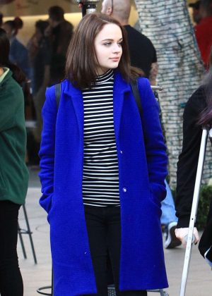Joey King - Shopping at the Grove in Los Angeles
